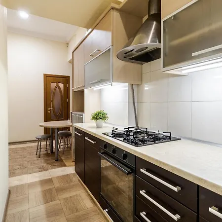 Teatralna Old City Apartment *
