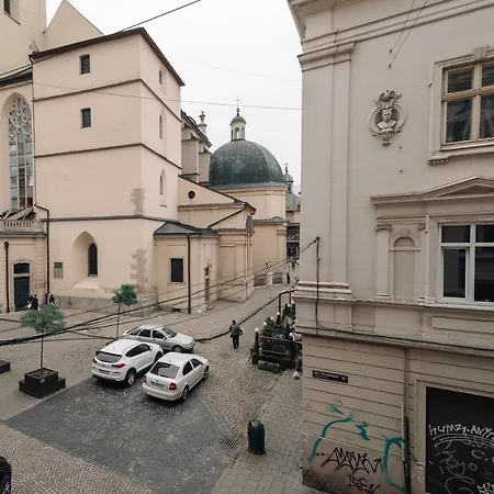 Teatralna Old City Apartment Lviv