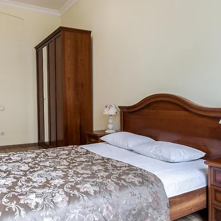 Teatralna Old City Apartment