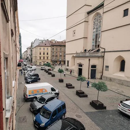 Apartment Teatralna Old City