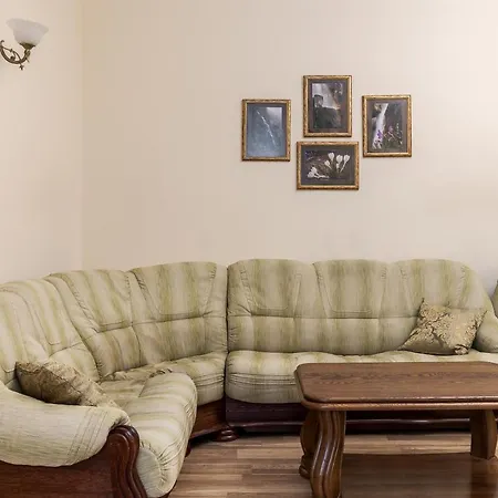 Apartment Teatralna Old City