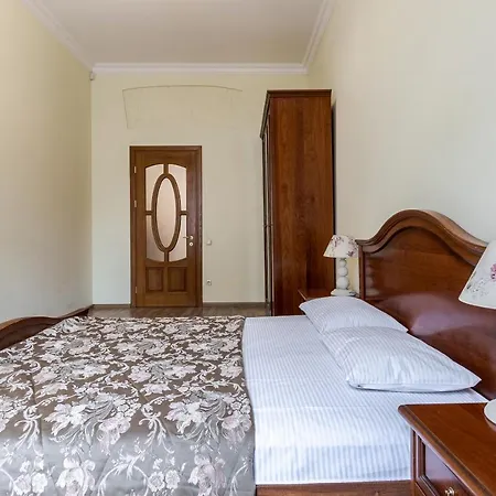 Apartment Teatralna Old City *